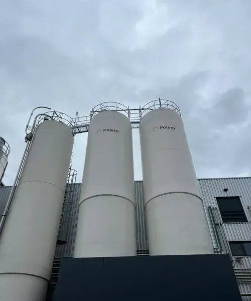 FrieslandCampina optimaliseert opslag kristalsuiker met 2x 80m³ Polem silo's